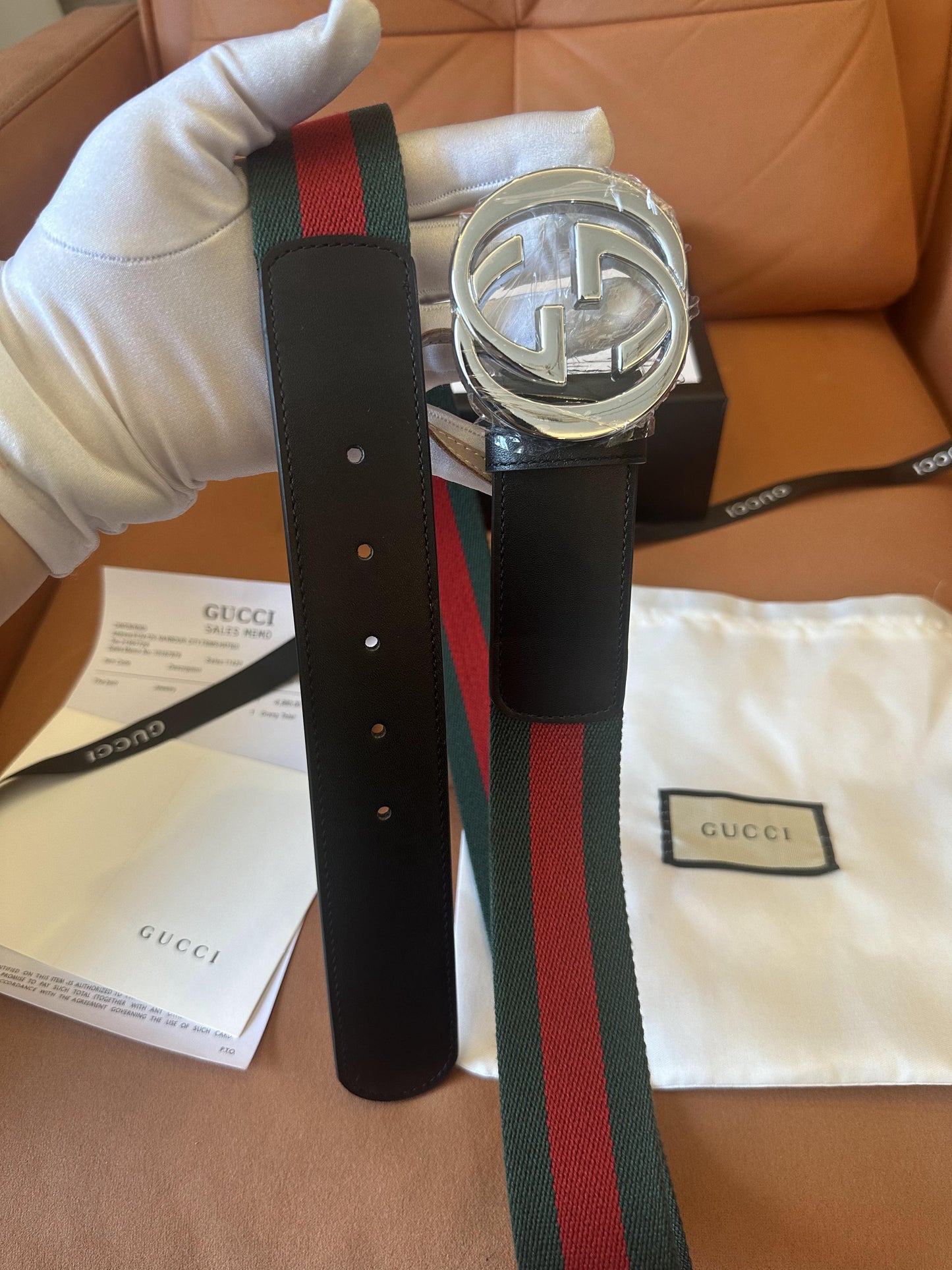 Cinturón de rayas web Gucci con hebilla de doble G plateada