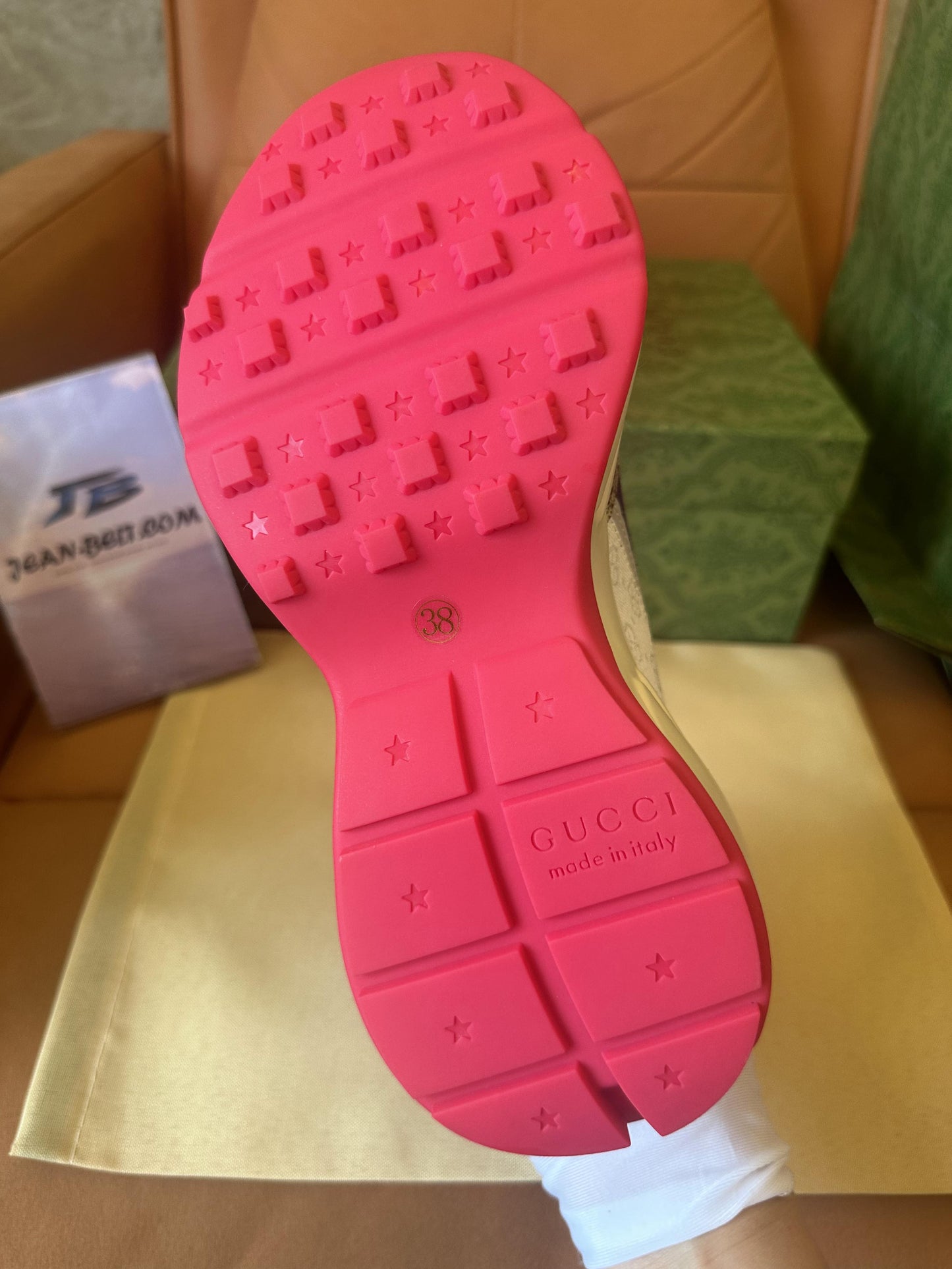 Tênis Gucci GG Rhyton confortável
