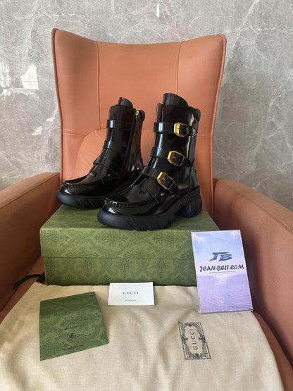 Botas de combate de couro envernizado da Gucci