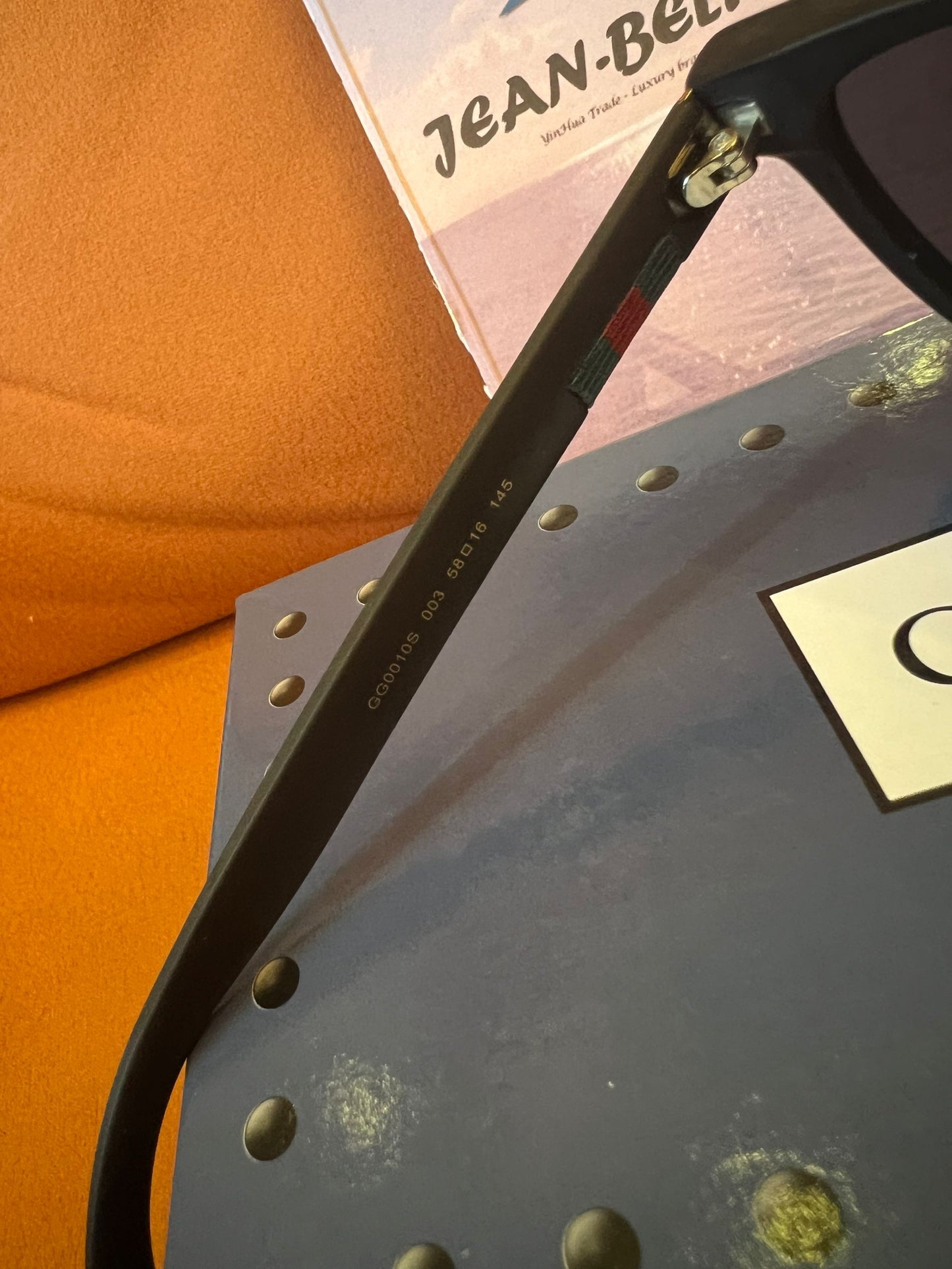 Óculos de sol retangulares Gucci GG0016S - preto fosco com faixa exclusiva