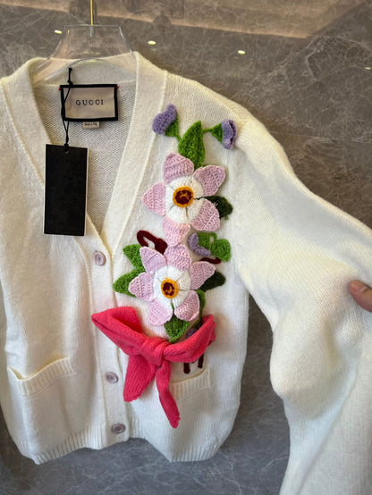 Cardigan de malha bordado floral Gucci com detalhes de apliques