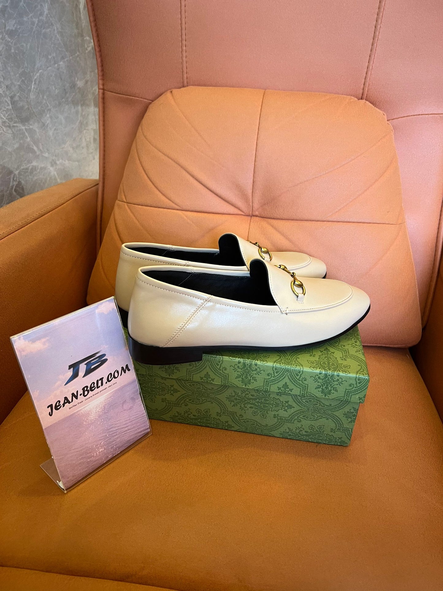 Mocassins de couro Gucci Horsebit em marfim