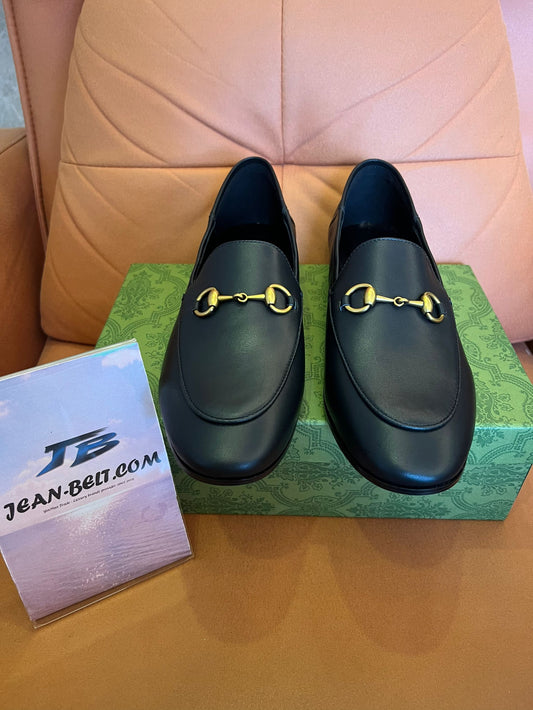 Mocassins de couro Gucci Horsebit em preto