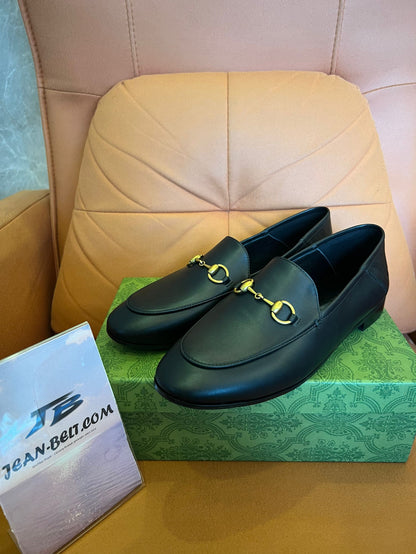 Mocassins de couro Gucci Horsebit em preto