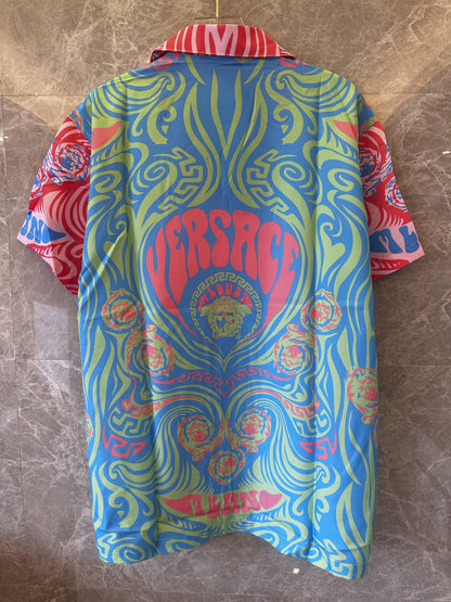 Camisa de manga corta con estampado gráfico de Medusa multicolor de Versace