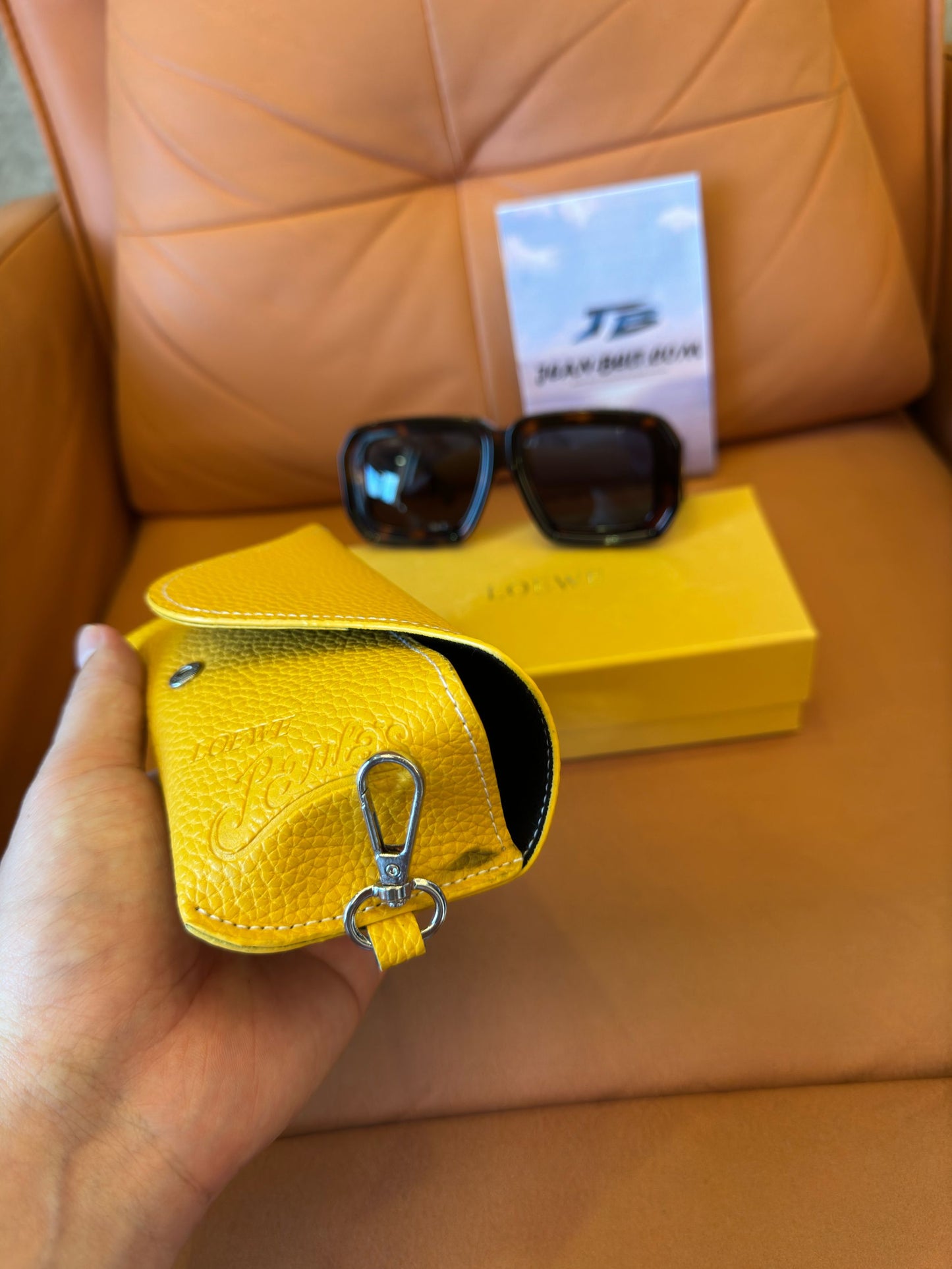 Gafas de sol cuadradas de carey de Loewe