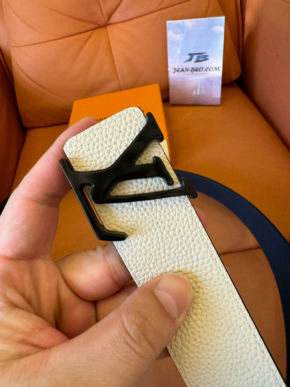 Cinto reversível de couro Louis Vuitton com fivela LV preta