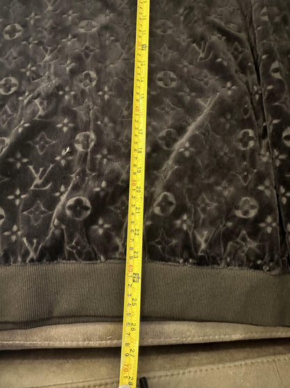 Conjunto de moletom e calça de moletom de veludo com monograma Louis Vuitton