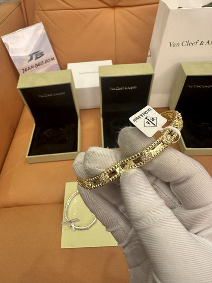 Pulseras de diamantes Van Cleef &amp; Arpels Perlée Clover en oro amarillo, oro blanco y oro rosa