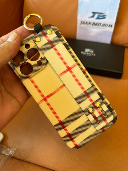 Funda clásica de piel a cuadros de Burberry para iPhone