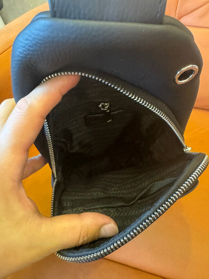Bolsa de peito masculina Prada
