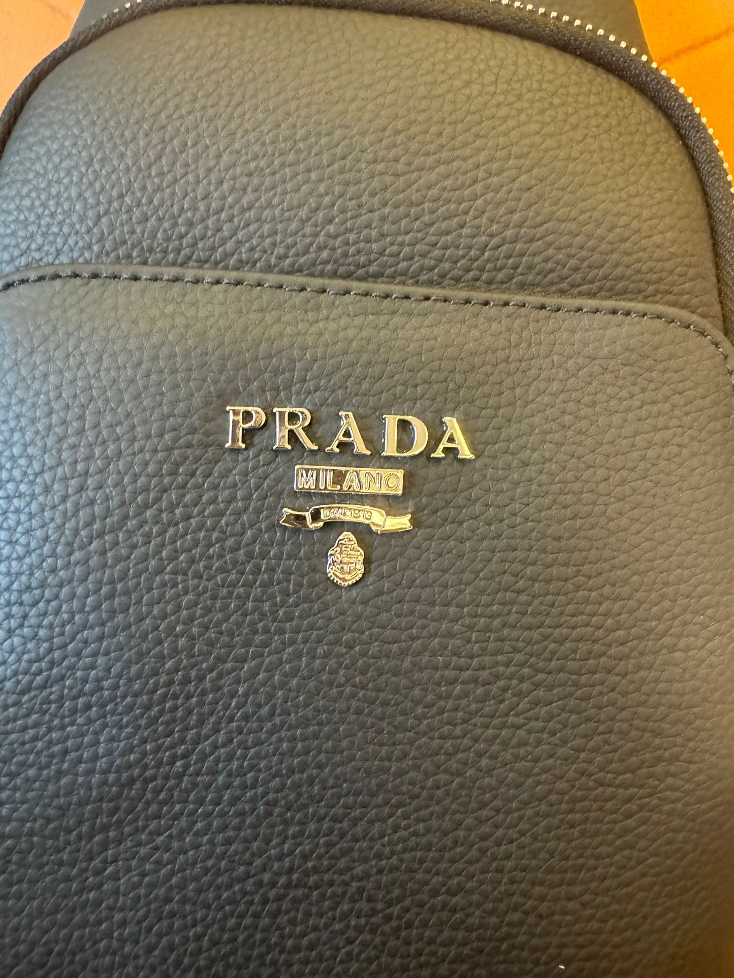 Bolsa de peito masculina Prada