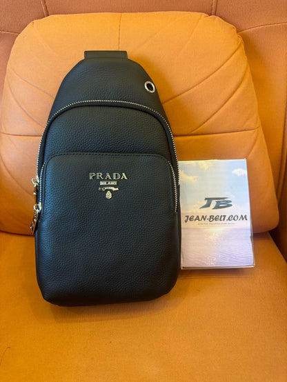 Bolsa de peito masculina Prada