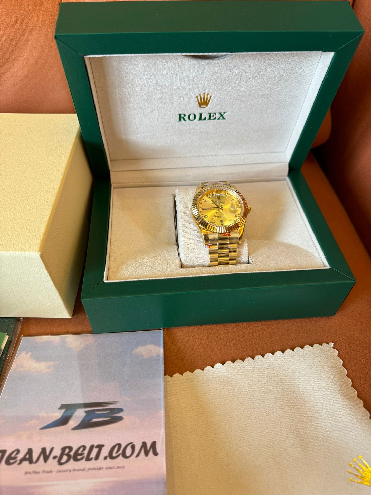 Rolex Day-Date 18K gold diamond dial luxury watch
