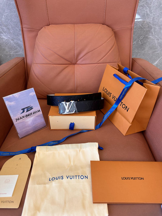 Cinturón Louis Vuitton negro con monograma LV para hombre