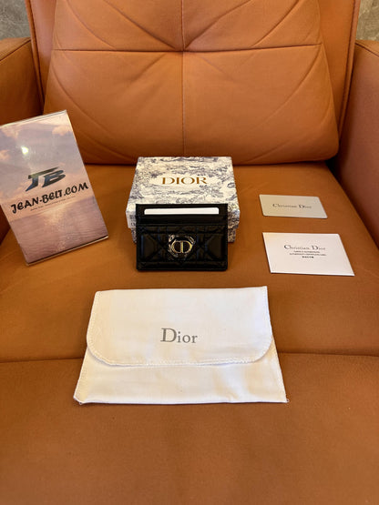 Tarjetero Dior Caro Cannage de piel acolchada, color negro