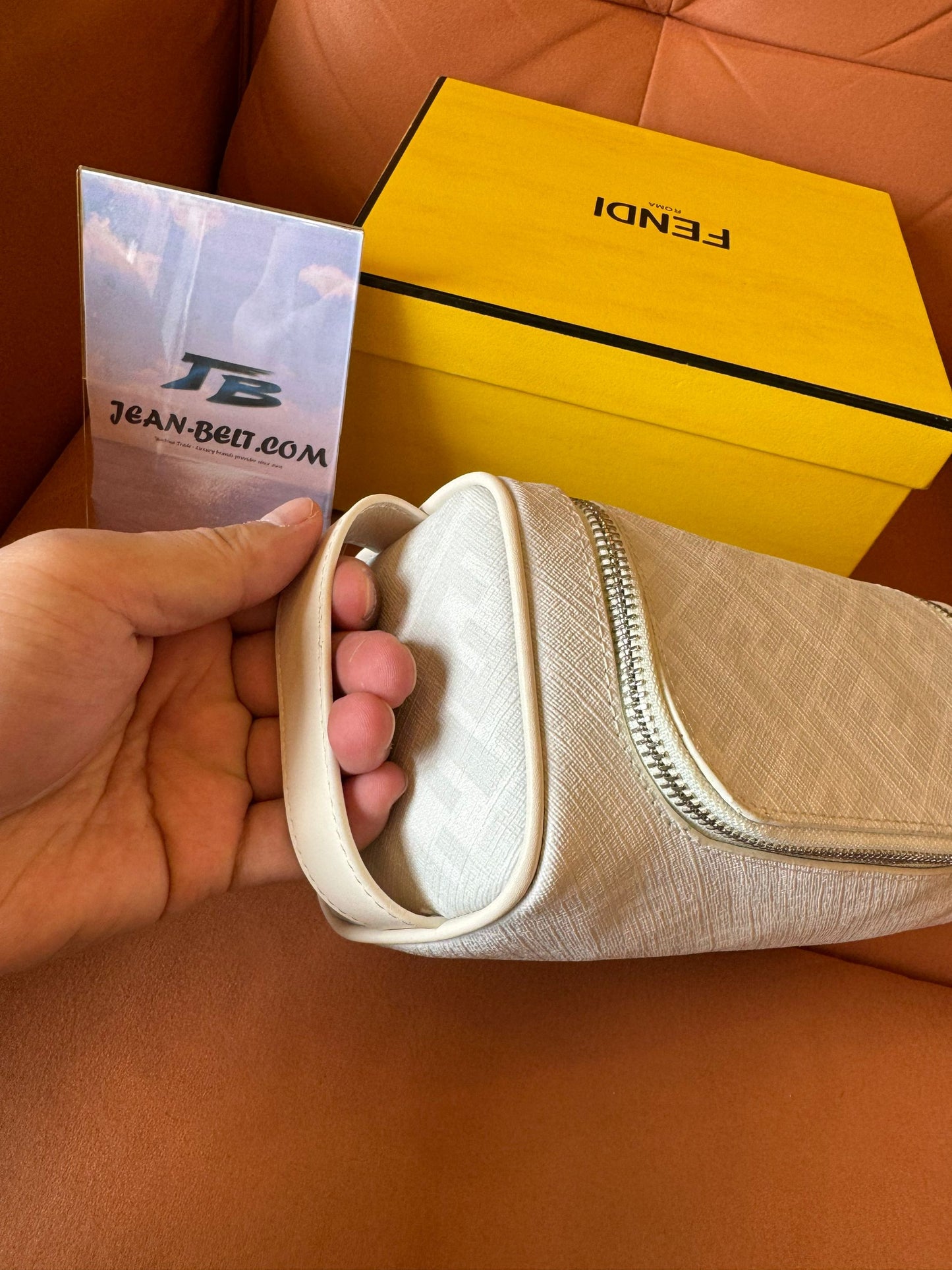 Neceser Fendi en tejido FF blanco
