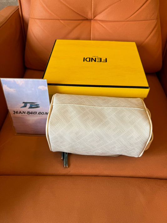 Neceser Fendi en tejido FF blanco