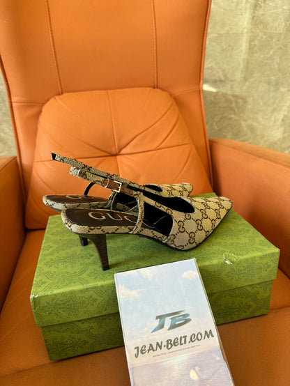 Sapatos Gucci GG de lona tipo slingback