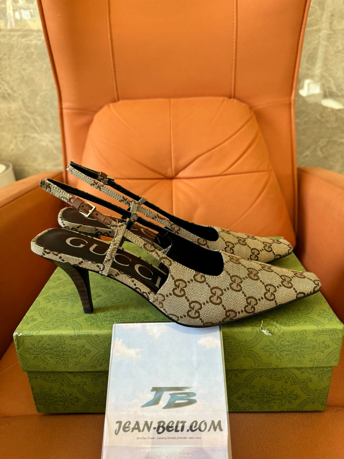 Sapatos Gucci GG de lona tipo slingback