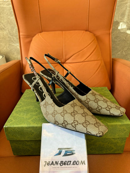 Sapatos Gucci GG de lona tipo slingback