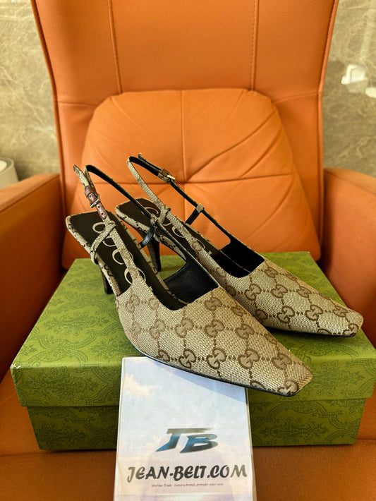 Zapatos de salón de lona con tira trasera Gucci GG