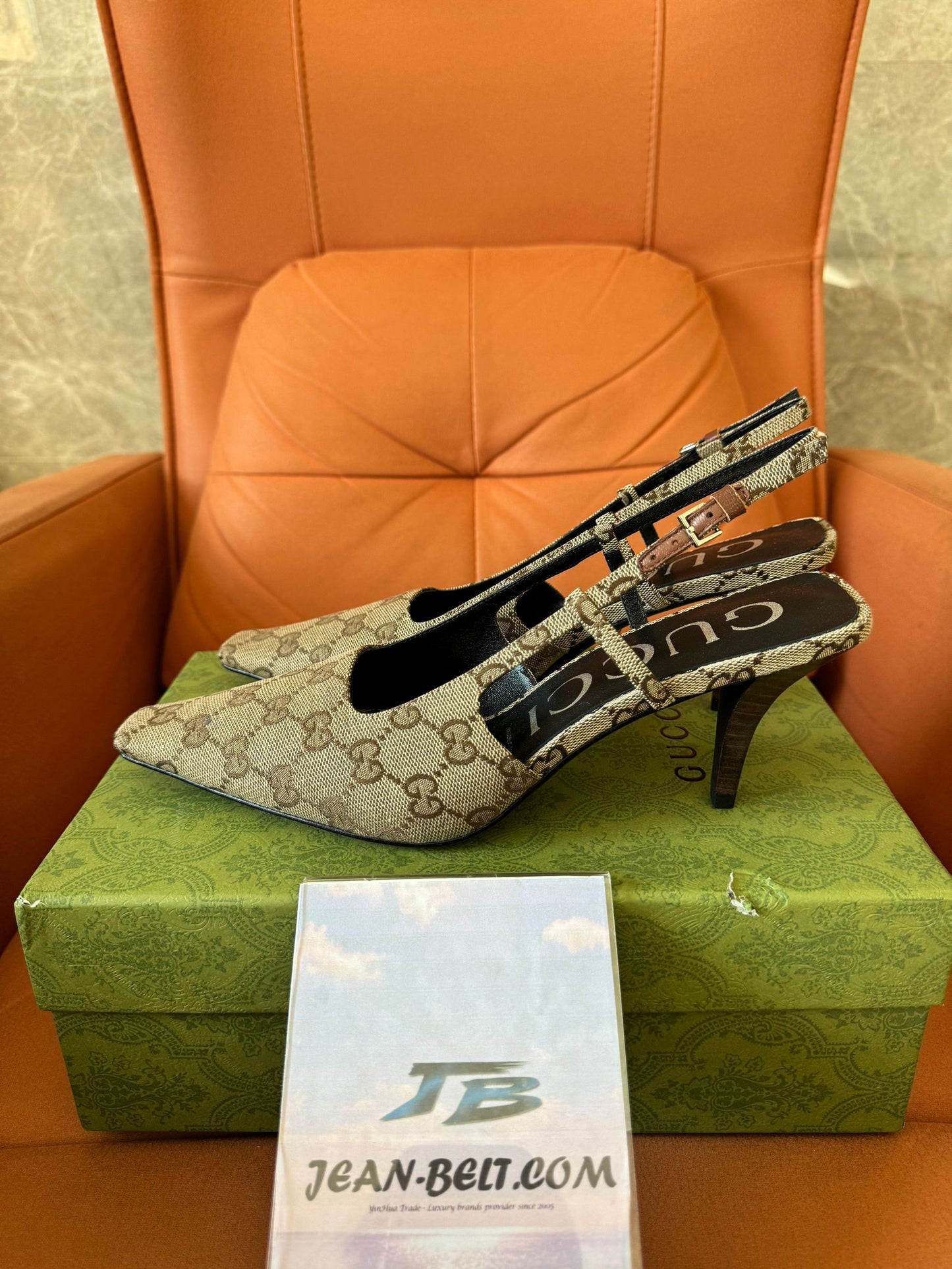 Sapatos Gucci GG de lona tipo slingback