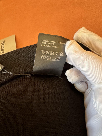 Balenciaga Gorro Clássico de Malha Preta - Logótipo Bordado