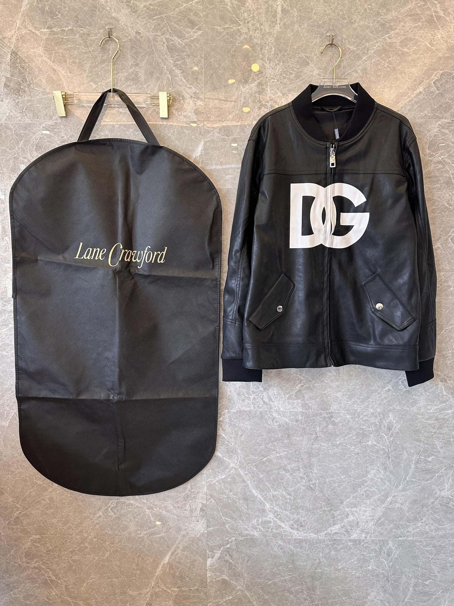 Jaqueta de couro preta Dolce &amp; Gabbana com logotipo DG em negrito
