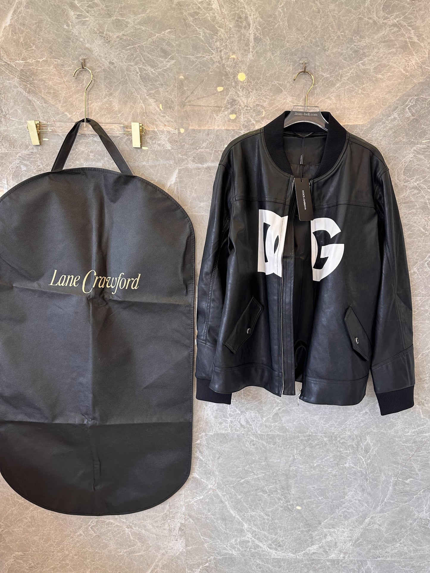 Jaqueta de couro preta Dolce &amp; Gabbana com logotipo DG em negrito