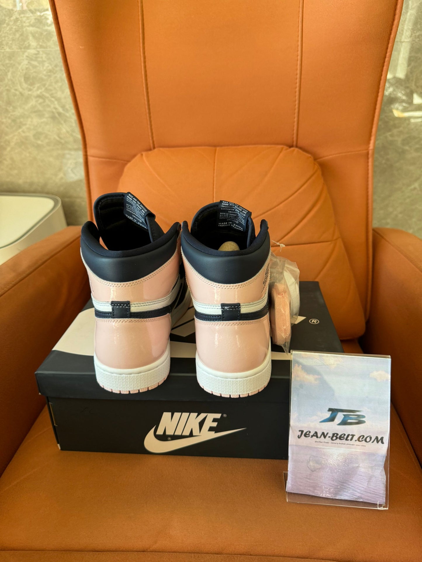 Nike Air Jordan 1 High OG "Rosa Atmósfera"