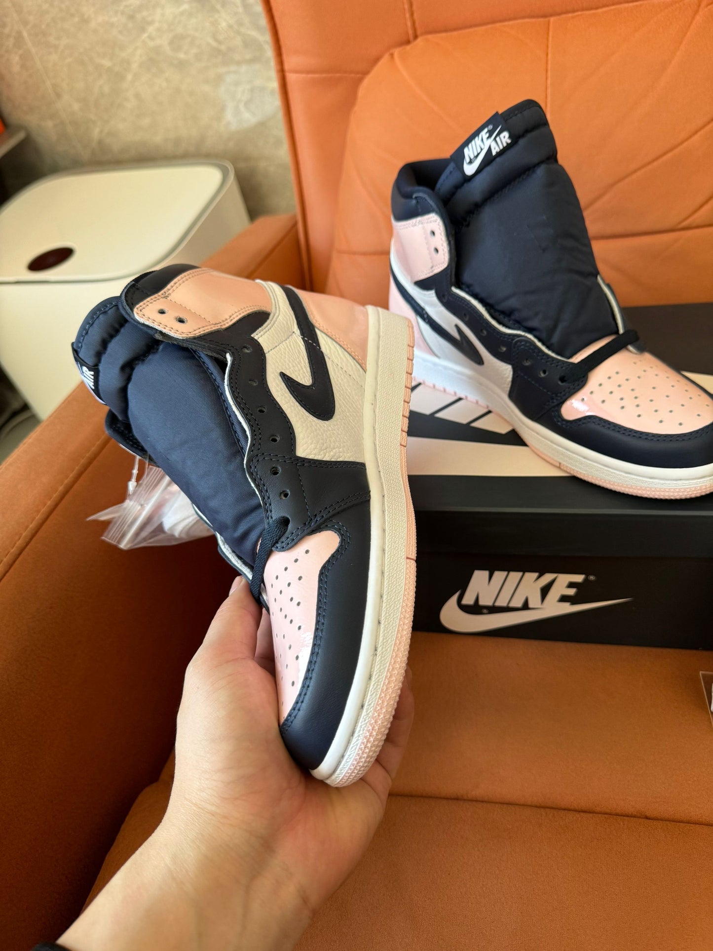 Nike Air Jordan 1 High OG "Rosa Atmósfera"