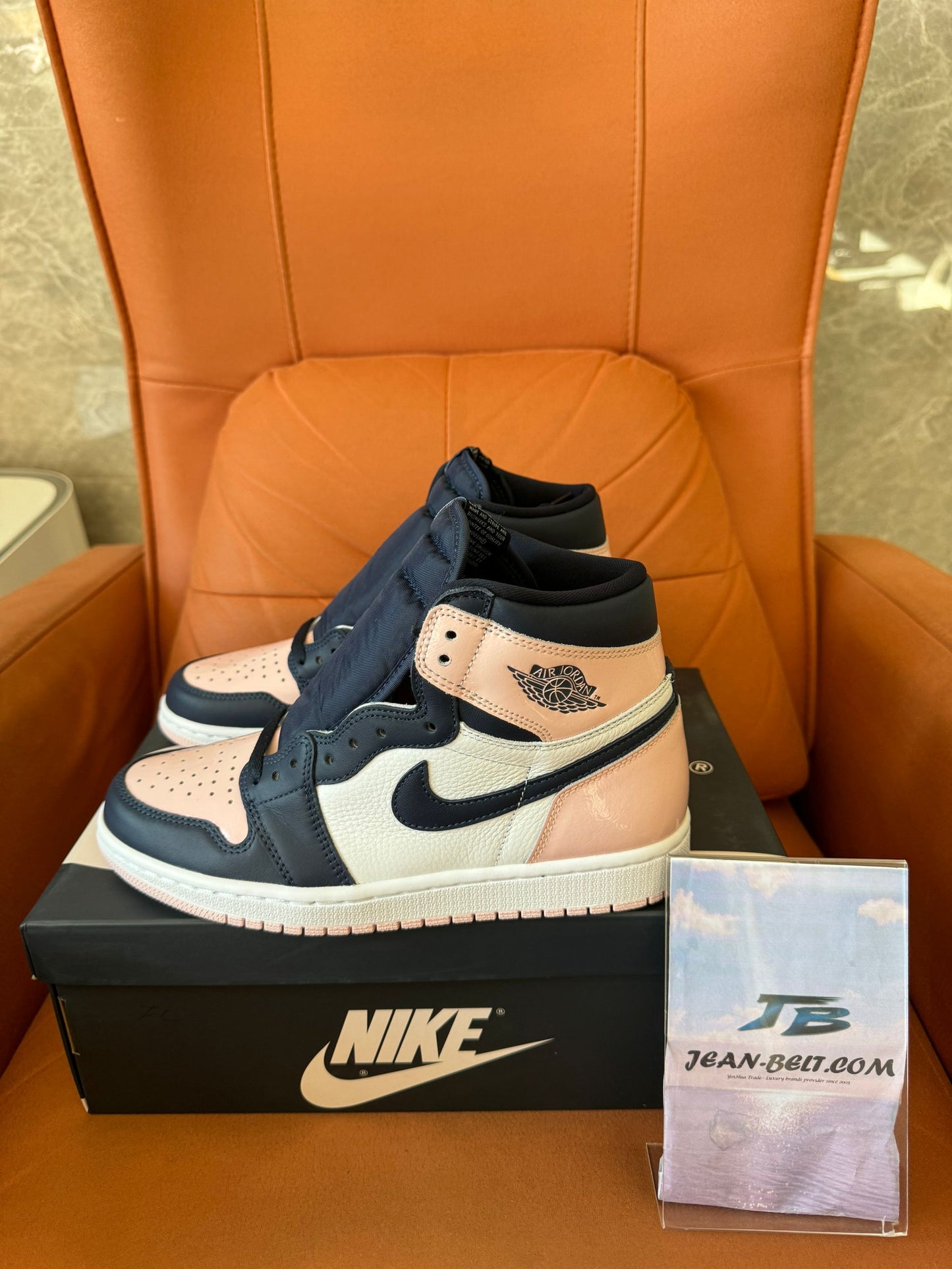 Nike Air Jordan 1 High OG "Rosa Atmósfera"