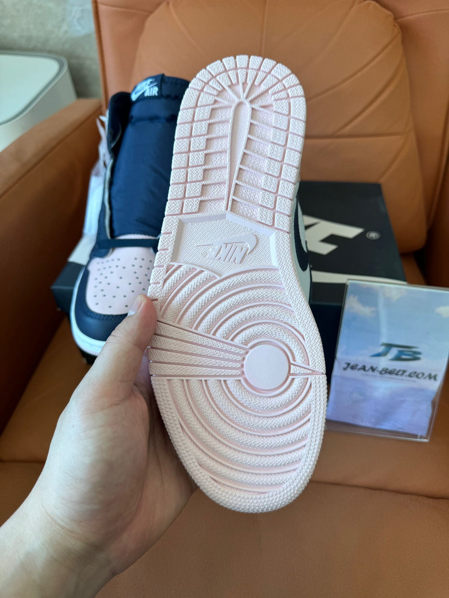 Nike Air Jordan 1 High OG "Rosa Atmósfera"