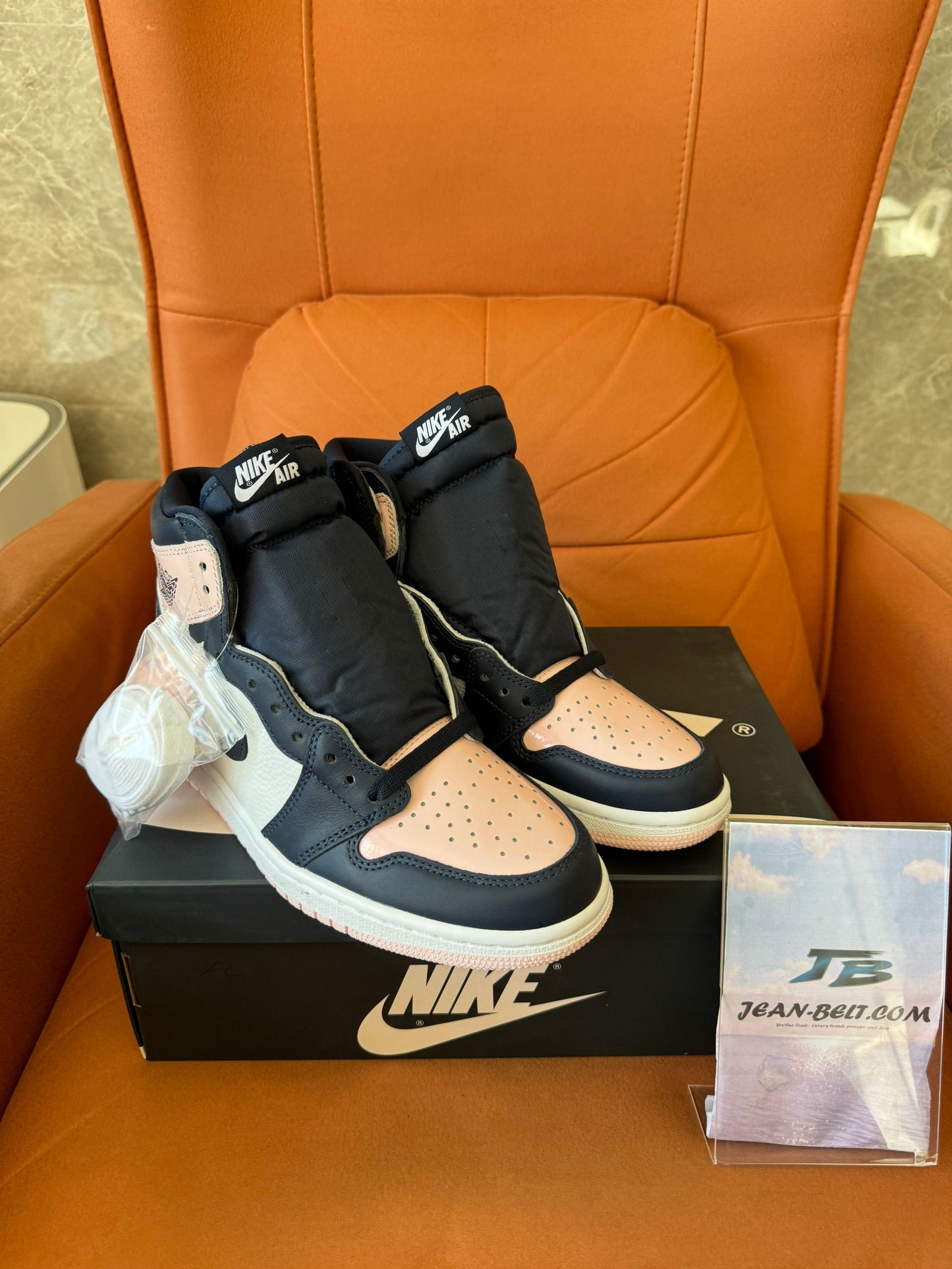 Nike Air Jordan 1 High OG "Rosa Atmósfera"
