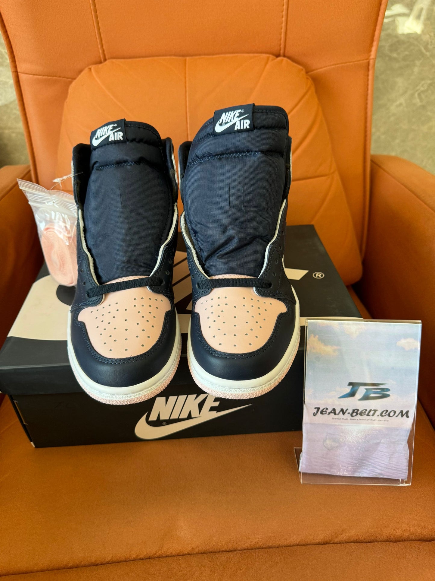 Nike Air Jordan 1 High OG "Rosa Atmósfera"