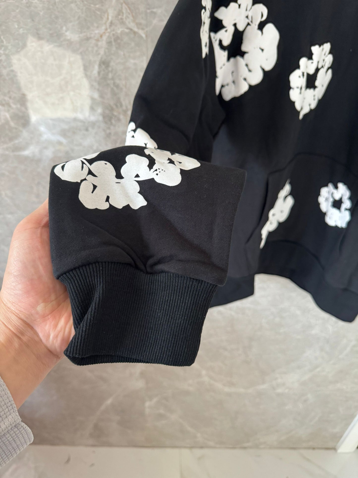 Sudadera con capucha negra Denim Tears con estampado floral