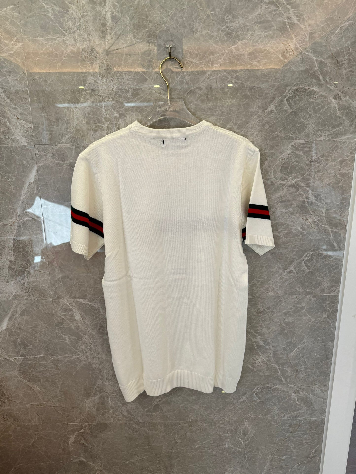 Blusa de malha de manga curta Gucci com logotipo bordado