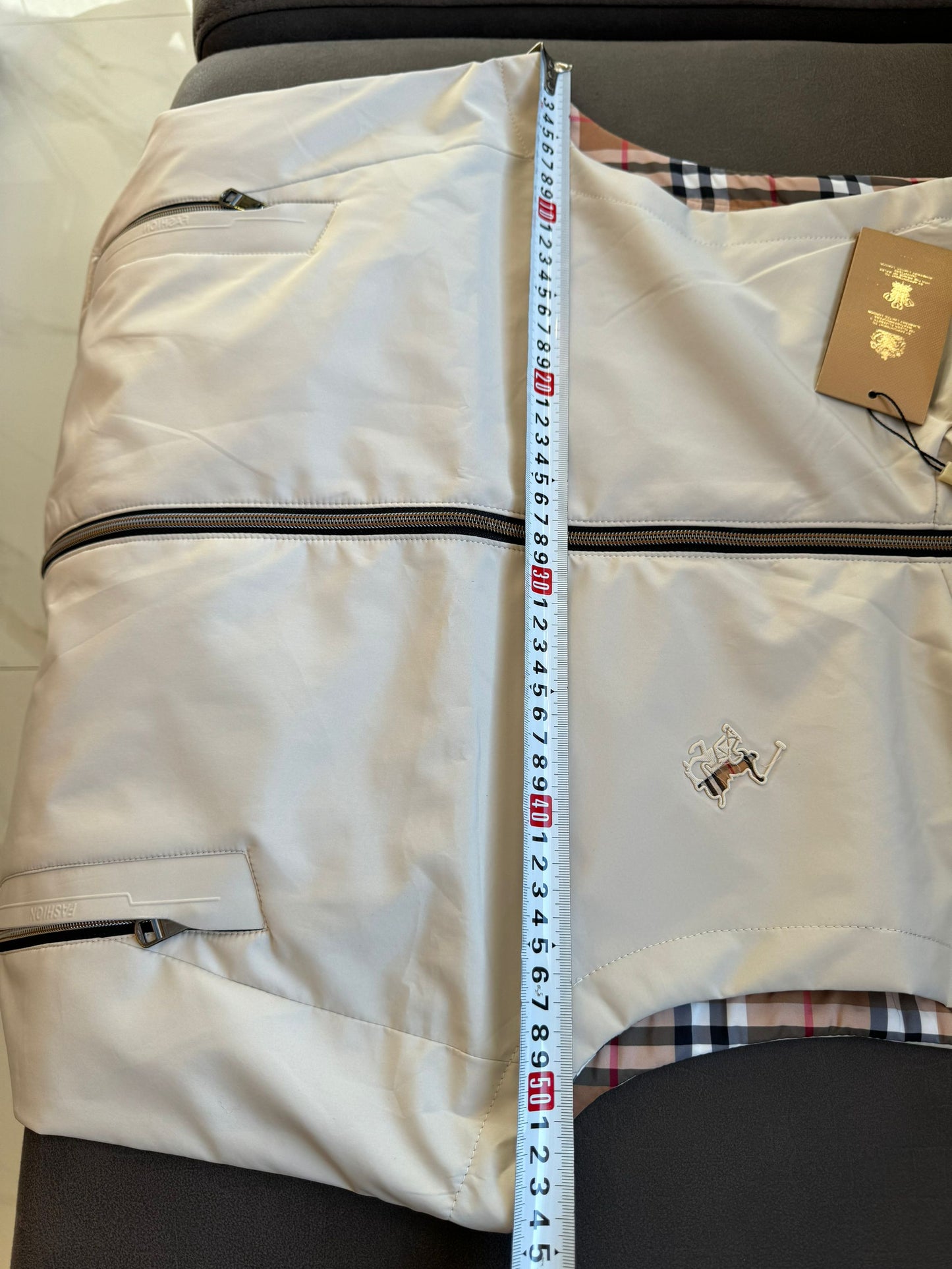 Burberry Lightweight Sleeveless Vest with Vintage Check Lining