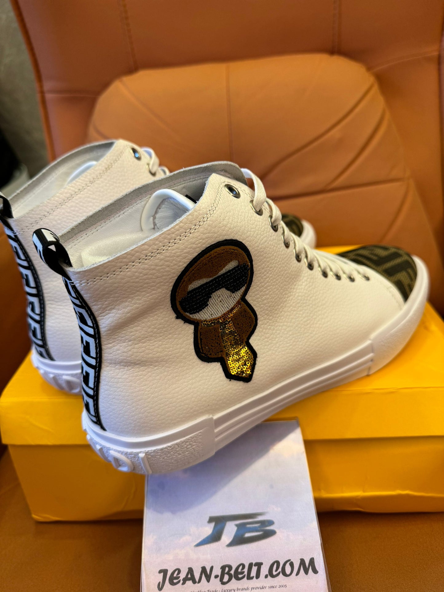 Zapatillas altas colaborativas de Karl Lagerfeld y Fendi