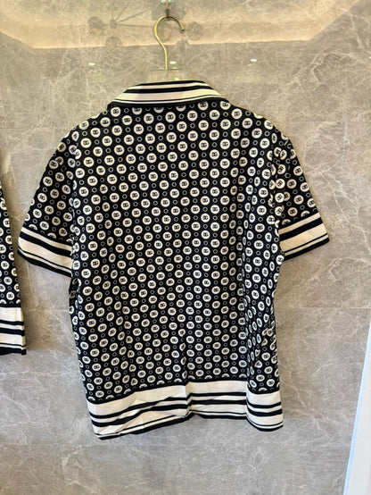 Conjunto de camisa de manga corta y pantalones cortos con monograma de Dolce &amp; Gabbana