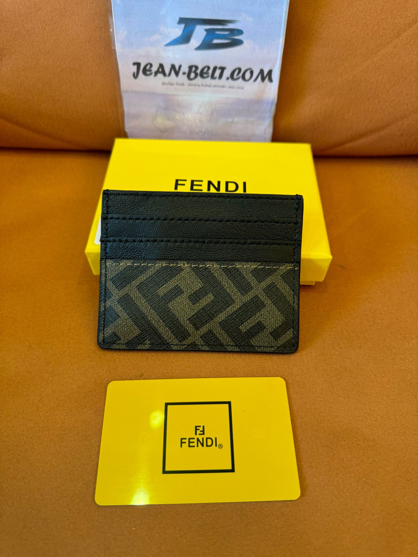 Tarjetero de piel con monograma FF de Fendi