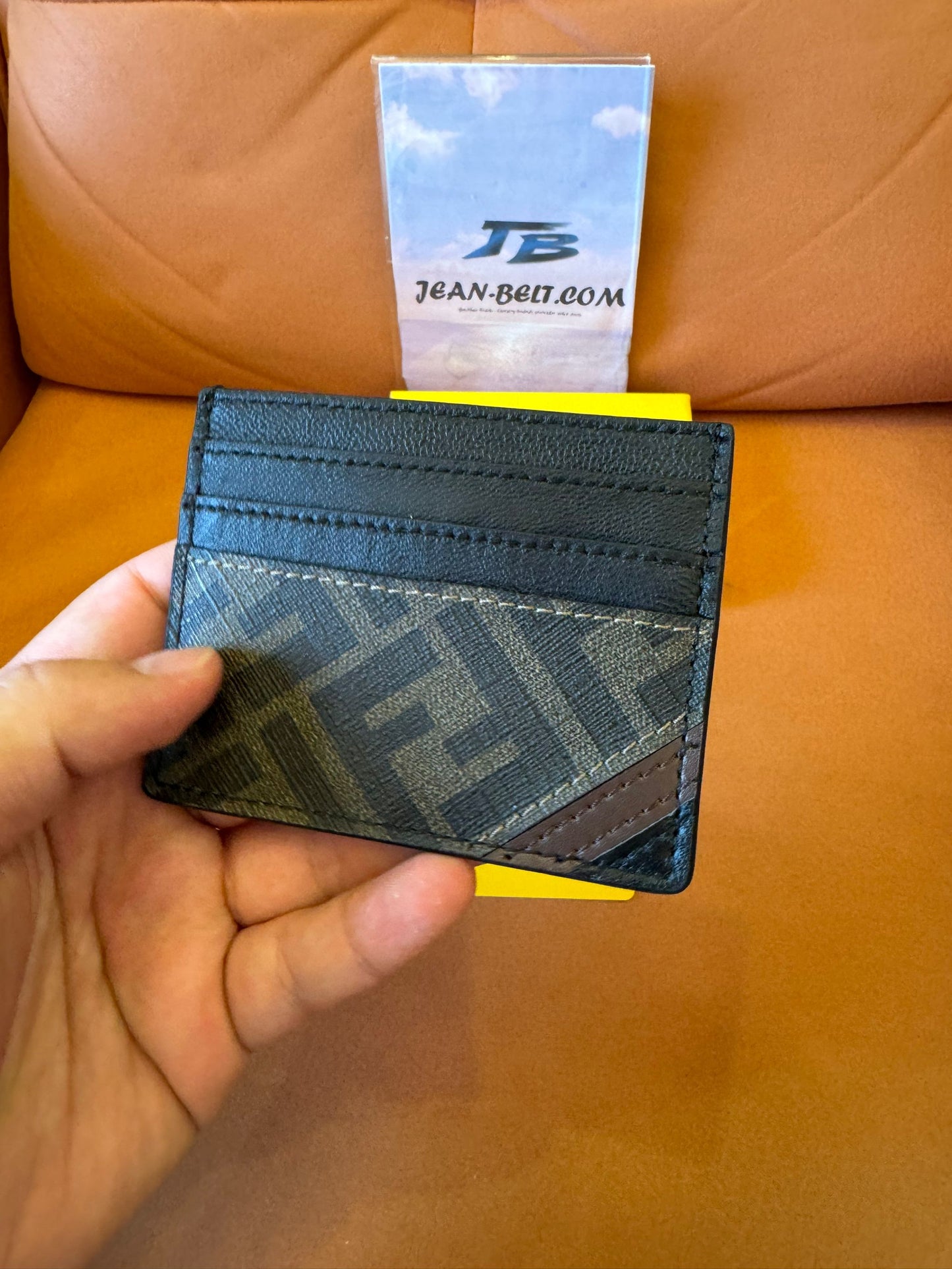 Tarjetero de piel con monograma FF de Fendi