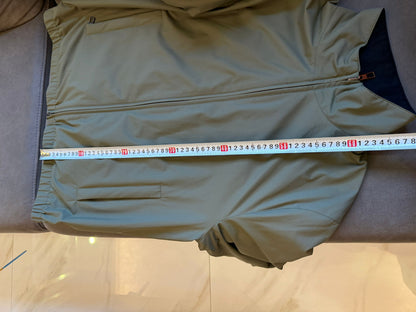 Chaqueta ligera con cremallera verde oliva para hombre de Loro Piana