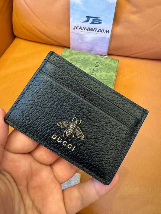 Porta-cartões Gucci em couro preto – logotipo de abelha dourado