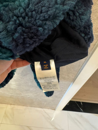 Conjunto de chaqueta y pantalón de piel de oveja con monograma de Louis Vuitton