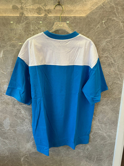 Camiseta de algodão com o logotipo Gucci 1921 em azul e branco