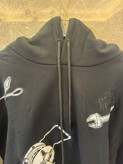 Moletom grande preto Louis Vuitton com bordado de ferramentas artísticas