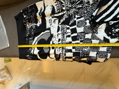 Sudadera con capucha gráfica en blanco y negro de Louis Vuitton