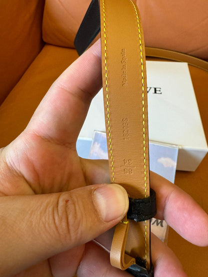 Cinto fino de couro Anagram da Loewe